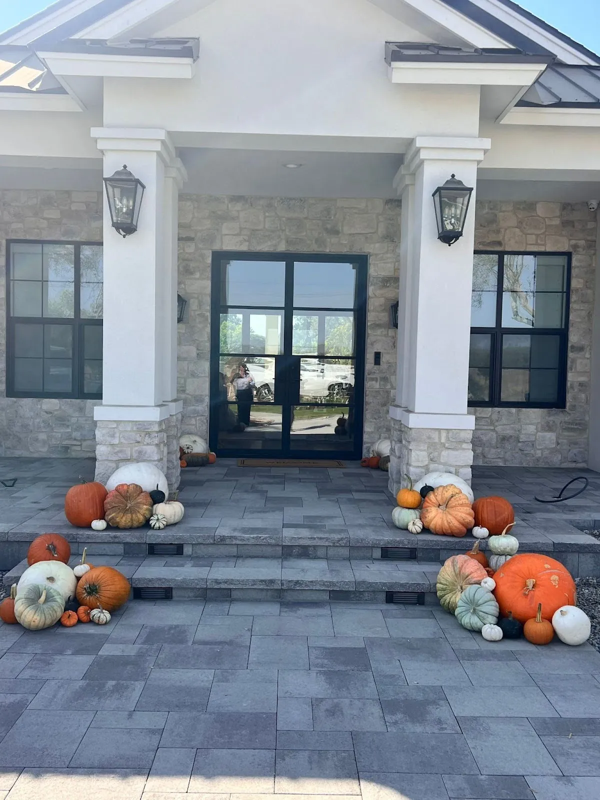Prince Dom porch package